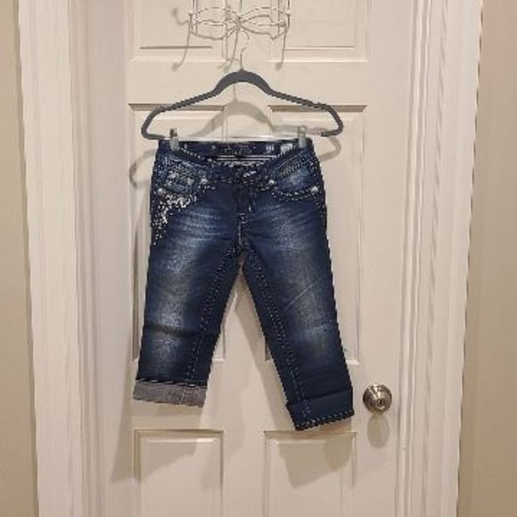 NWOT Miss Me Embellished Jean Capris in Size 25 - Picture 9 of 10